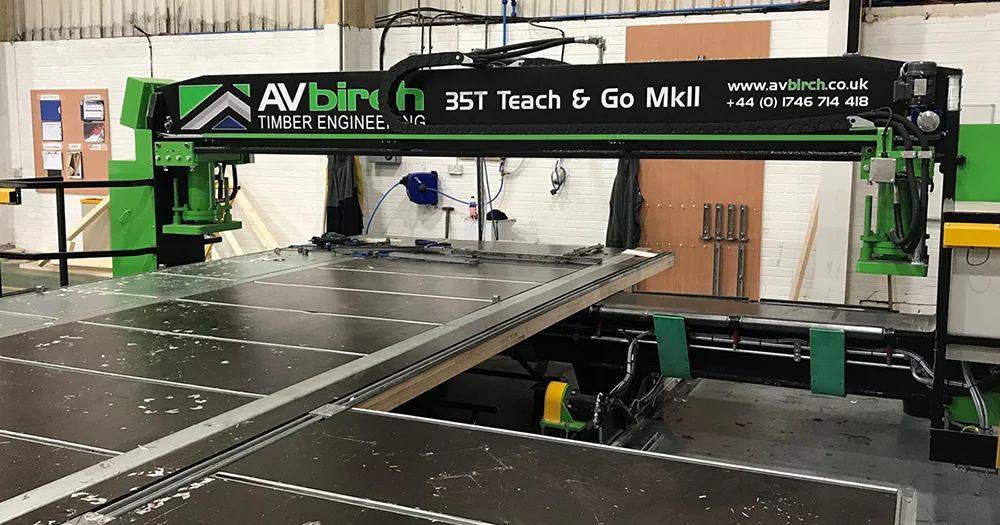 Opcjonalny zautomatyzowany system Teach and Go Pressing